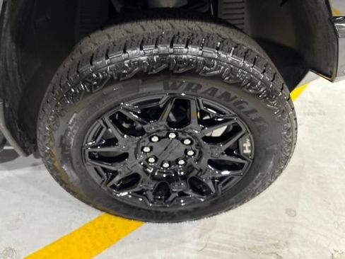 Used 2026 GMC Hummer EV SUV AWD/4WD image 43