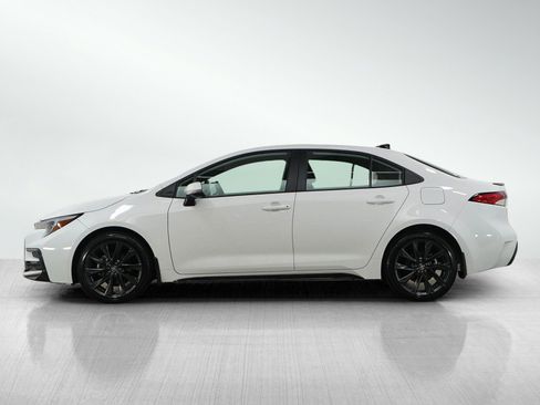 Used 2026 Toyota Corolla SE w/ SE Package image 2