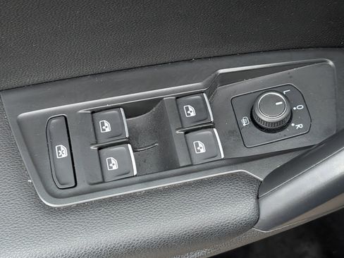 Used 2021 Volkswagen Tiguan SEL w/ 3-Row Tiguan MDO Package AWD/4WD image 19