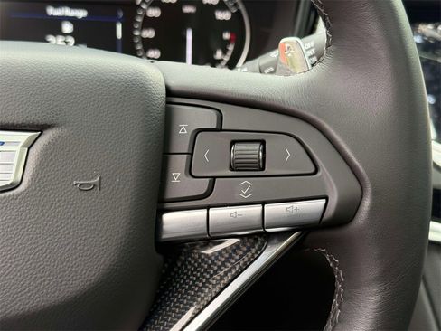 Used 2024 Cadillac XT6 Sport image 33