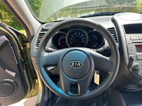 Used 2012 Kia Soul FWD image 17
