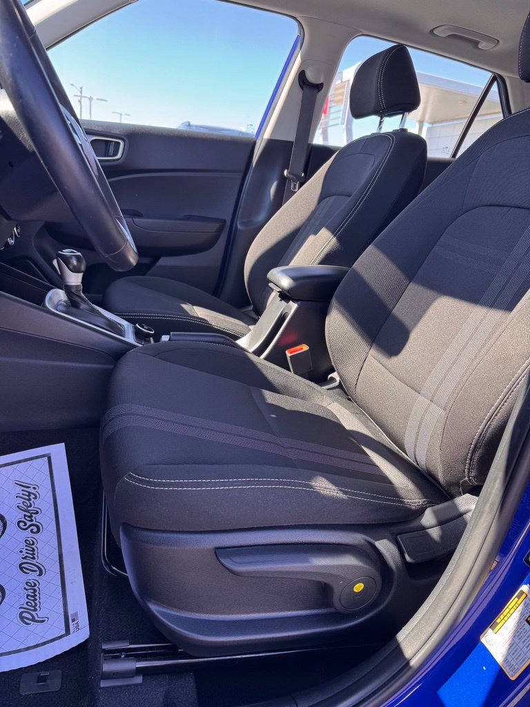 Used 2024 Hyundai Venue SEL FWD image 9