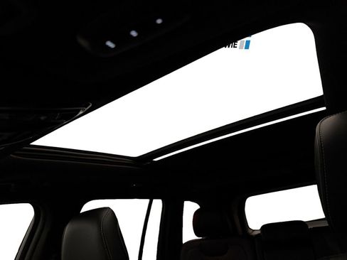 Used 2024 Jeep Grand Cherokee Overland image 19