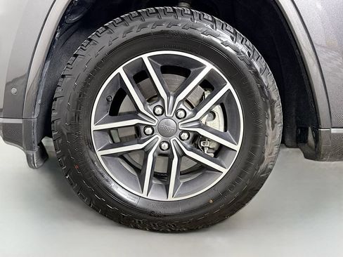 Used 2020 Jeep Grand Cherokee Overland AWD/4WD image 33