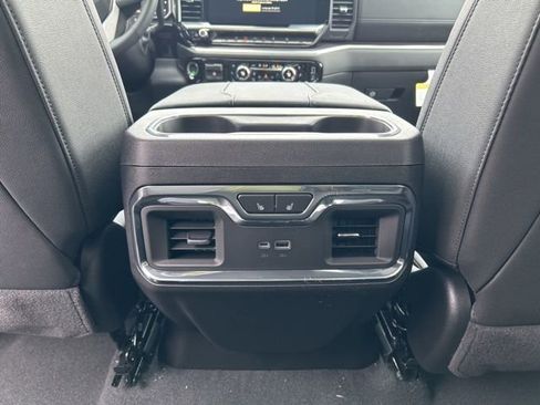 New 2026 GMC Sierra 3500 SLT image 28