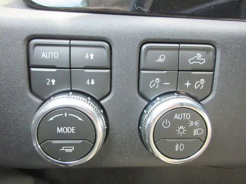 New 2026 GMC Sierra 3500 SLE w/ SLE Value Package image 16