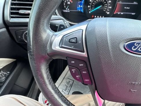Used 2016 Ford Fusion Titanium FWD image 23