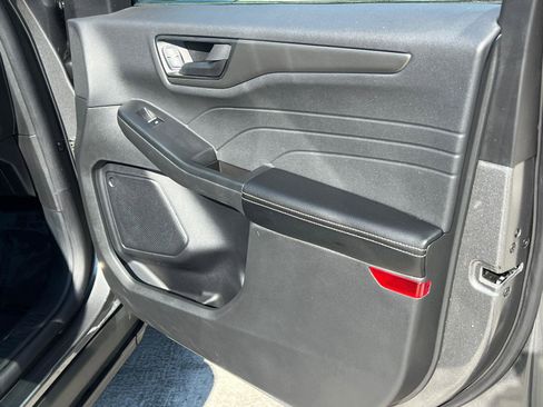 Used 2025 Ford Escape Active AWD/4WD image 14