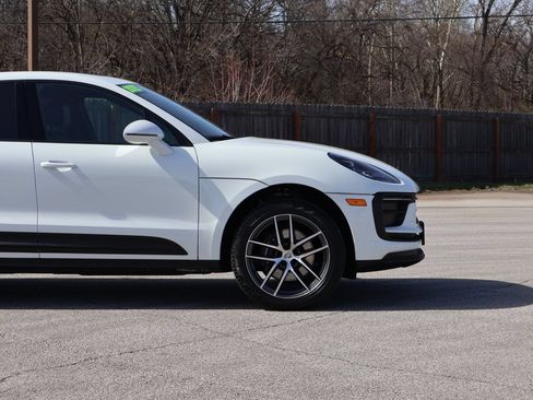 Used 2025 Porsche Macan AWD/4WD image 10