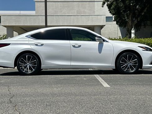 Used 2024 Lexus ES 350 w/ Premium Package FWD image 6
