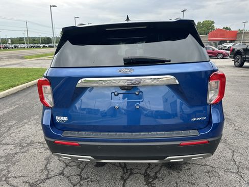 Used 2022 Ford Explorer XLT w/ Equipment Group 202A AWD/4WD image 14