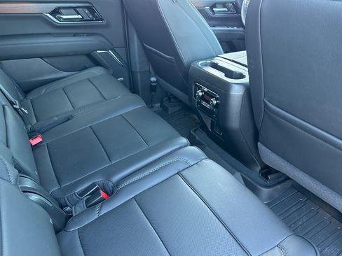 Used 2026 GMC Yukon Denali AWD/4WD image 19