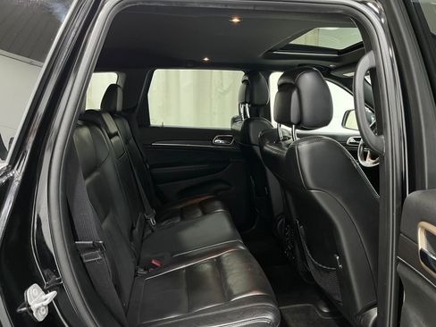 Used 2017 Jeep Grand Cherokee Limited image 31