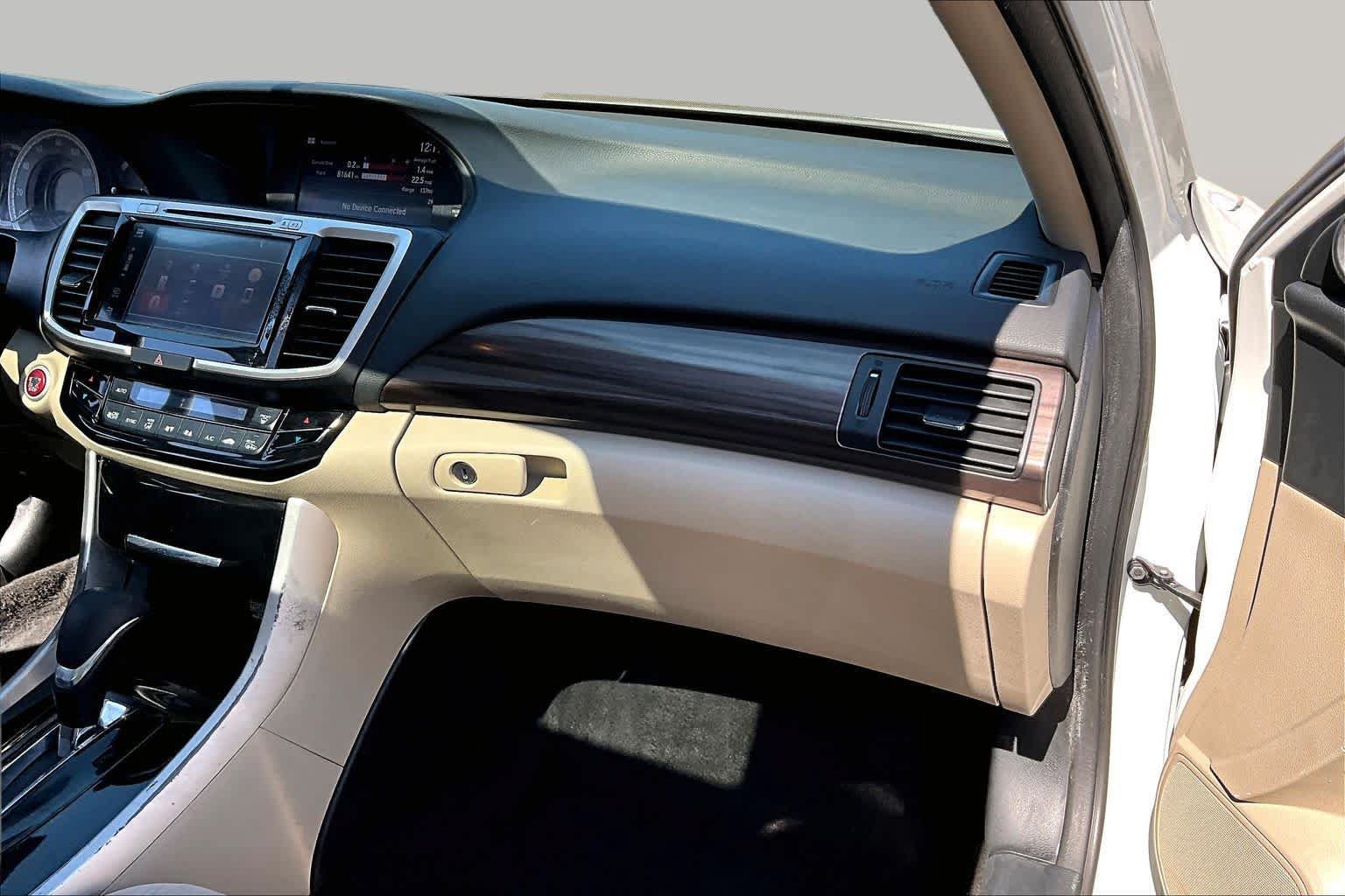 Used 2017 Honda Accord EX image 19