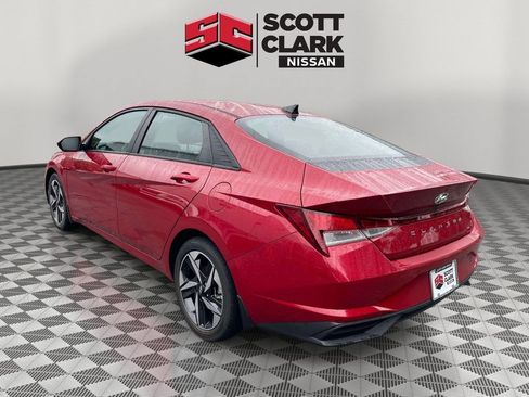Used 2023 Hyundai Elantra SEL w/ Convenience Package FWD image 4