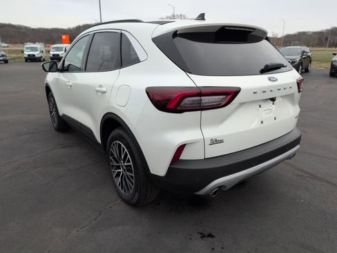 Used 2024 Ford Escape SE image 5