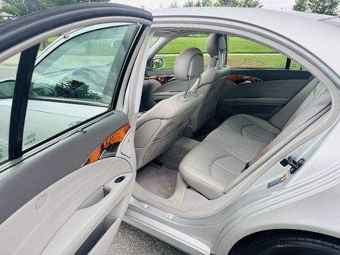 Used 2006 Mercedes-Benz E 350 4MATIC Sedan image 8
