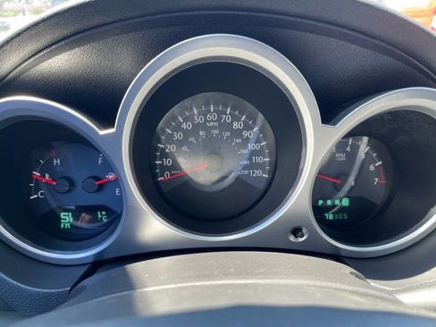 Used 2010 Chrysler Sebring Touring image 8