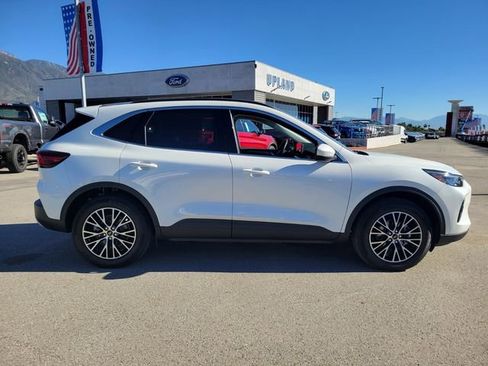 Used 2025 Ford Escape Base w/ Class II Trailer Tow Package image 7