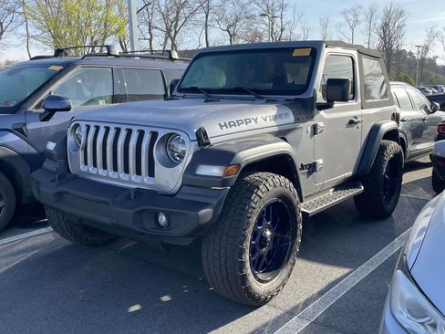 Used 2021 Jeep Wrangler Sport S image 2