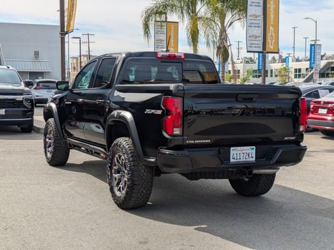 Used 2025 Chevrolet Colorado ZR2 w/ Technology Package image 7