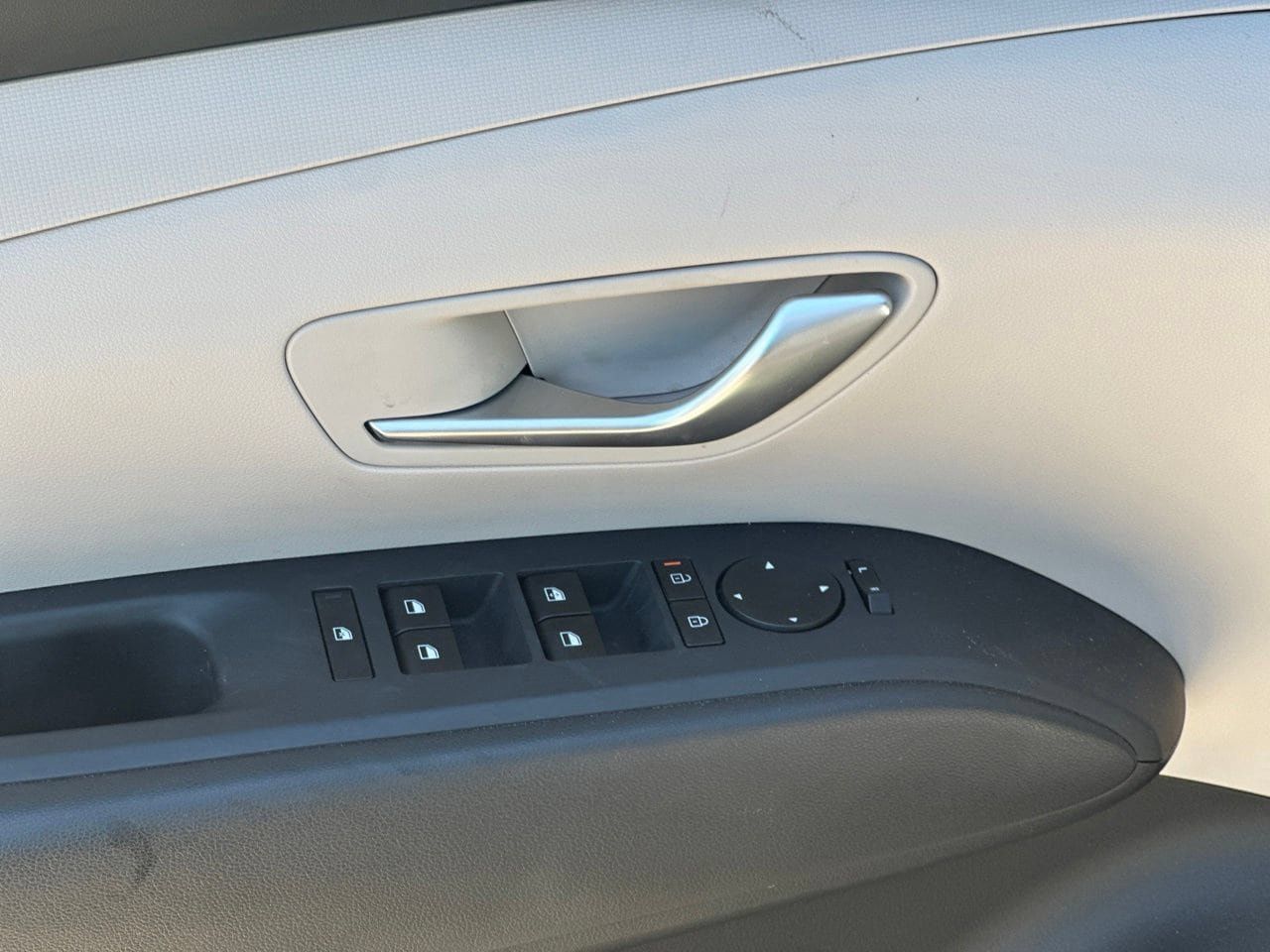 Used 2025 Hyundai Tucson SE FWD image 11