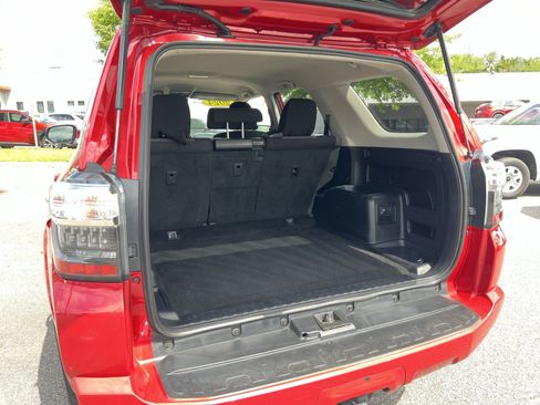 Used 2024 Toyota 4Runner SR5 AWD/4WD image 27