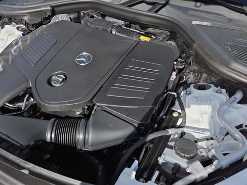 Certified 2025 Mercedes-Benz GLC 300 image 33