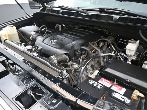Used 2019 Toyota Tundra Limited AWD/4WD image 28