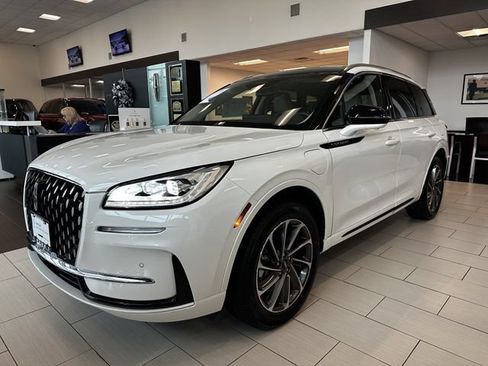 Certified 2024 Lincoln Corsair Grand Touring w/ Equipment Group 301A AWD/4WD image 8