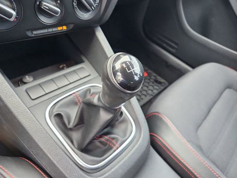 Used 2012 Volkswagen Jetta GLI image 16