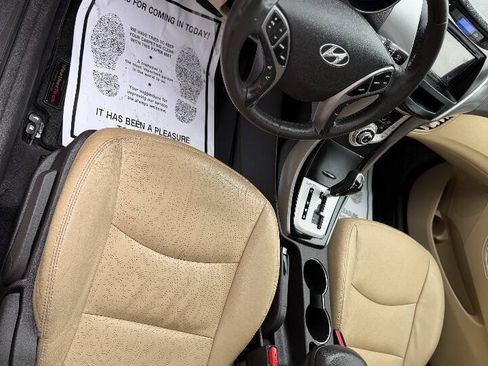 Used 2012 Hyundai Elantra Limited w/ Technology Pkg 5 FWD image 12