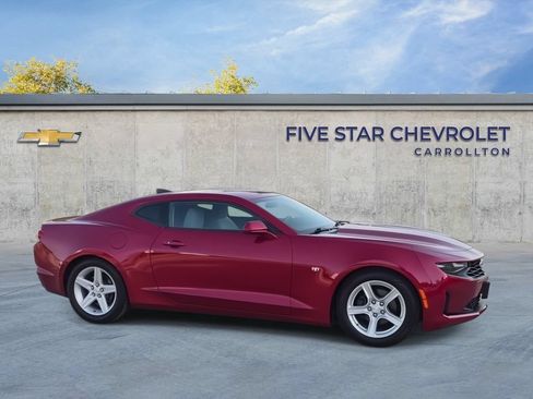 Used 2019 Chevrolet Camaro LT RWD image 9