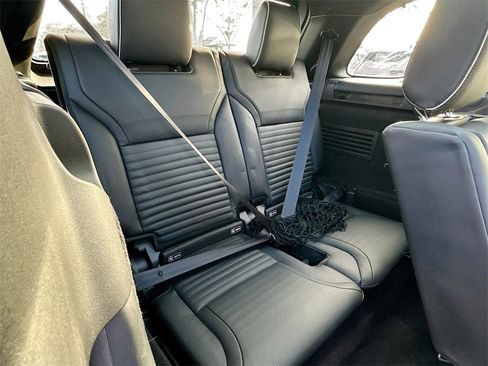 Used 2018 Land Rover Discovery HSE image 30