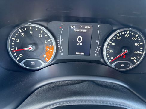 Used 2017 Jeep Renegade Sport w/ Power & Air Group image 11