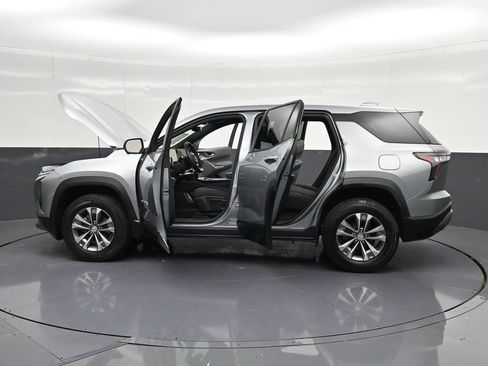 Used 2025 Chevrolet Equinox LT w/ Safety and Technology Package FWD image 41