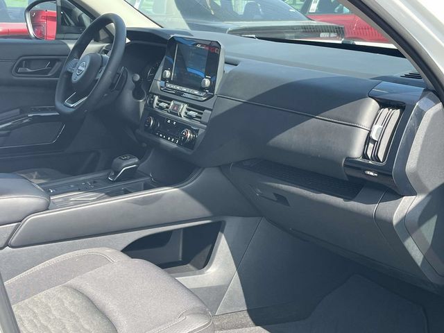 Used 2025 Nissan Pathfinder S FWD image 24