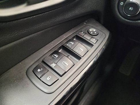 Used 2021 Jeep Cherokee Latitude Plus image 27