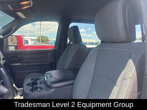 Used 2024 RAM 3500 Tradesman w/ Chrome Appearance Group AWD/4WD image 4