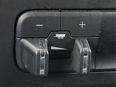 Used 2023 RAM 1500 Classic SLT w/ Trailer & Traction Group image 16