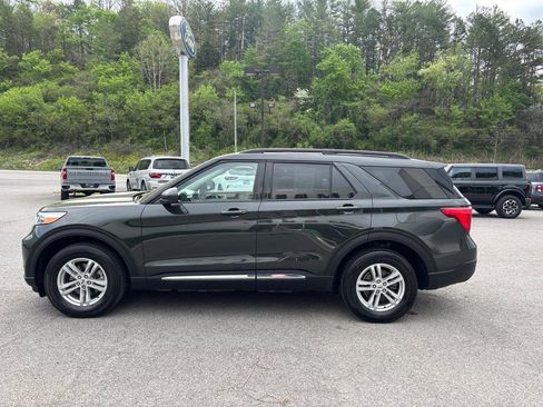 Used 2023 Ford Explorer XLT w/ Equipment Group 202A image 2