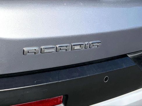 Used 2020 GMC Acadia SLT w/ Premium Package image 10