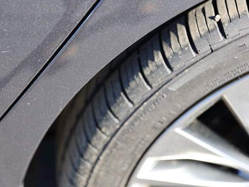 Used 2018 Kia Cadenza Limited w/ Paint Protection Package image 10