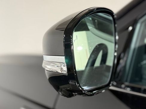 New 2026 Lincoln Navigator Premiere AWD/4WD image 18