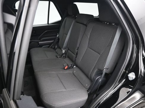 Used 2025 Toyota 4Runner SR5 AWD/4WD image 14