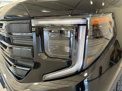 Used 2024 GMC Sierra 1500 Elevation w/ Elevation Premium Package AWD/4WD image 11