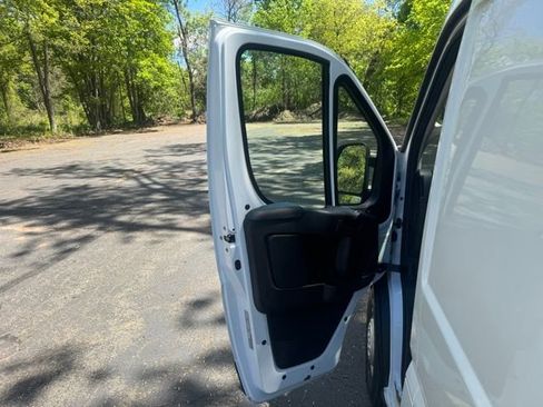 Used 2025 RAM ProMaster 2500 w/ Convenience Group FWD image 6