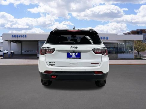 Used 2022 Jeep Compass Trailhawk w/ Trailhawk Convenience Group AWD/4WD image 4