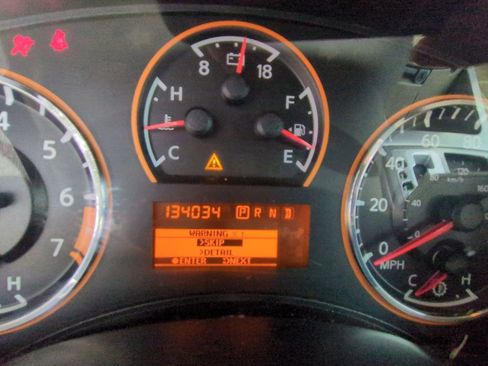 Used 2015 Nissan Armada Platinum image 16