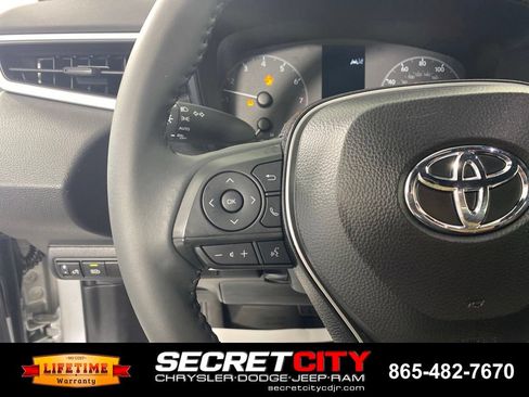 Used 2025 Toyota Corolla SE FWD image 14